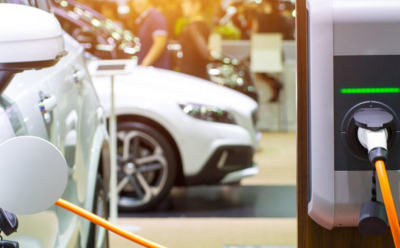 TP.HCM sẽ có 20.000 tủ đổi pin cho xe máy điện trên vỉa hè